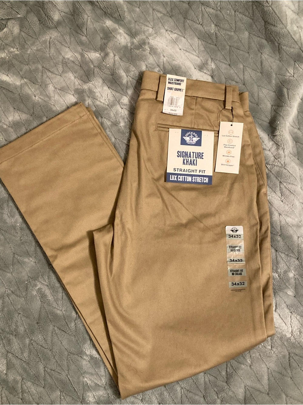 NWT Men’s 34x32 khaki Docker’s